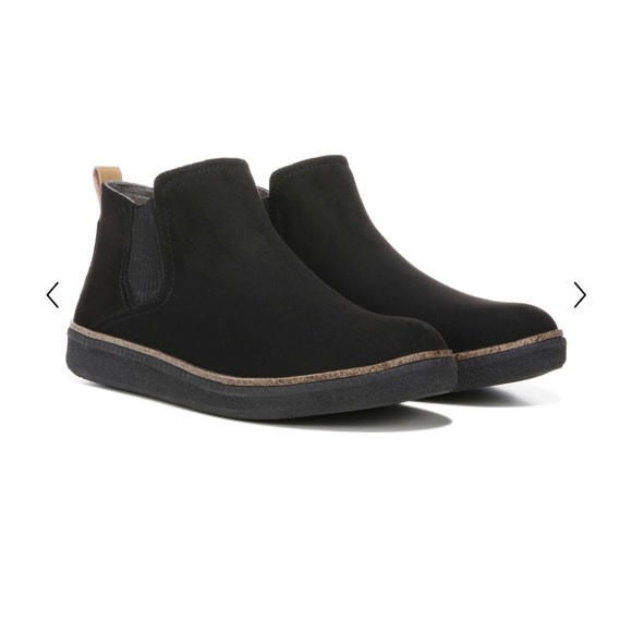 Dr School’s Black Chelsea Boot - Picture 1 of 5